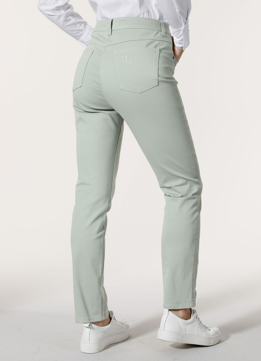 Hosen mit Knopf- und Reißverschluss - Hose in 5-Pocket-Form, in Größe 019 bis 052, in Farbe WEISS Ansicht 12