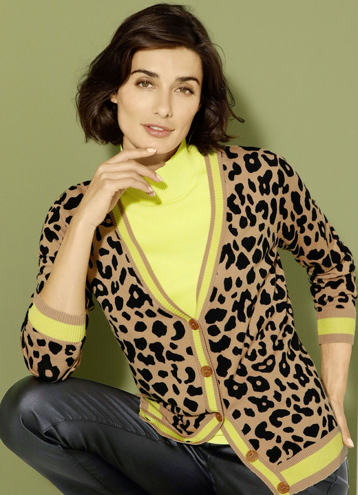Strickjacken - Strickjacke mit Tierfell-Optik, in Größe 038 bis 052, in Farbe CAMEL-SCHWARZ-LIMETTE Ansicht 1