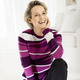Langarm - Pullover in edlem Mustermix – Farbe BEERE-FUCHSIA-MULTICOLOR – Ansicht 3 Langarm - Pullover in edlem Mustermix, in Größe 038 bis 052, in Farbe SCHWARZ-TAUPE-MULTICOLOR – Farbe BEERE-FUCHSIA-MULTICOLOR – Ansicht 3