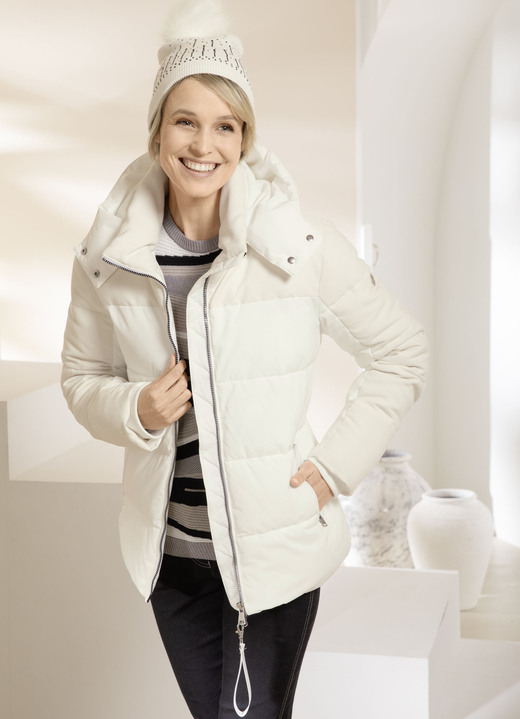 Kurz - Funktionsjacke mit abnehmbarem Schlüsselband, in Größe 034 bis 052, in Farbe NATURWEISS Ansicht 3