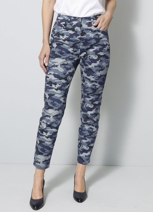Hosen - Hose mit Camouflage-Dessinierung Ansicht 3 Hosen - Hose mit Camouflage-Dessinierung, in Größe 019 bis 052, in Farbe RAUCHBLAU-MARINE Ansicht 3