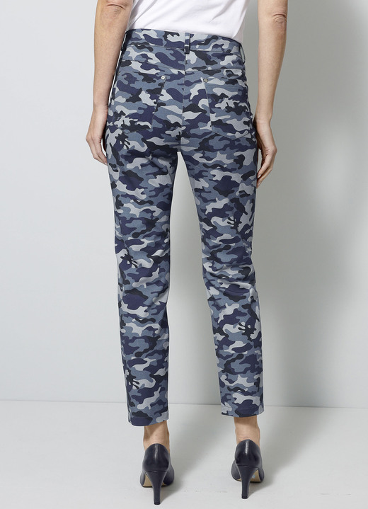 Hosen - Hose mit Camouflage-Dessinierung Ansicht 4 Hosen - Hose mit Camouflage-Dessinierung, in Größe 019 bis 052, in Farbe RAUCHBLAU-MARINE Ansicht 4