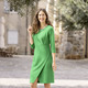 Kleider - Kleid mit attraktiver Faltenlegung – Farbe GRÜN – Ansicht 1 Kleider - Kleid mit attraktiver Faltenlegung, in Größe 036 bis 052, in Farbe GRÜN – Farbe GRÜN – Ansicht 1