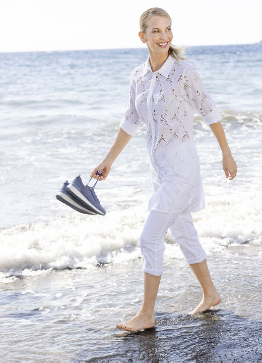 Basics - Tunika mit Lochstickerei, in Größe 036 bis 052, in Farbe WEISS Ansicht 3