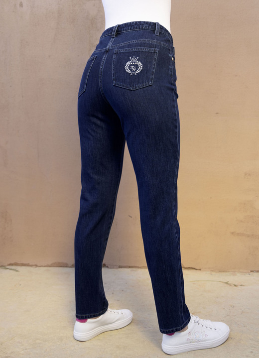 Hosen mit Knopf- und Reißverschluss - Edeljeans in 5-Pocket-Form Ansicht 7 Hosen mit Knopf- und Reißverschluss - Edeljeans in 5-Pocket-Form, in Größe 017 bis 052, in Farbe JEANSBLAU Ansicht 7