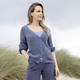 Basics - Strickjacke mit Paillettengarn – Farbe JEANSBLAU MELIERT – Ansicht 2 Basics - Strickjacke mit Paillettengarn, in Größe 036 bis 052, in Farbe JEANSBLAU MELIERT – Farbe JEANSBLAU MELIERT – Ansicht 2