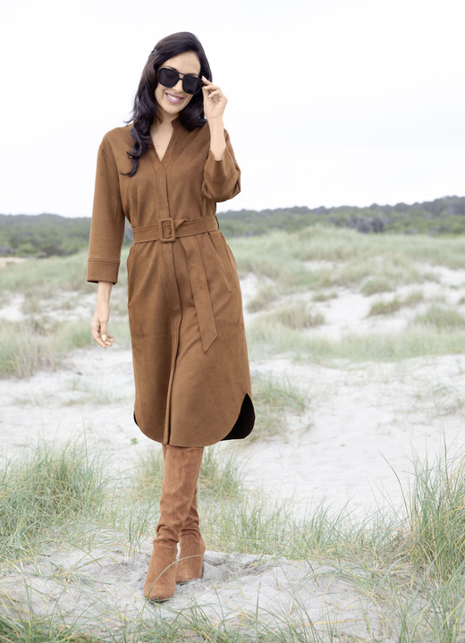 Basics - Kleid mit Bindegürtel Basics - Kleid mit Bindegürtel, in Größe 036 bis 052, in Farbe COGNAC