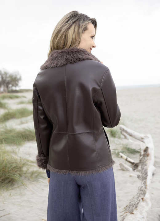 Lederimitatjacken - Kurzjacke aus Nappaleder-Imitat, in Größe 034 bis 050, in Farbe SCHOKOBRAUN Ansicht 2