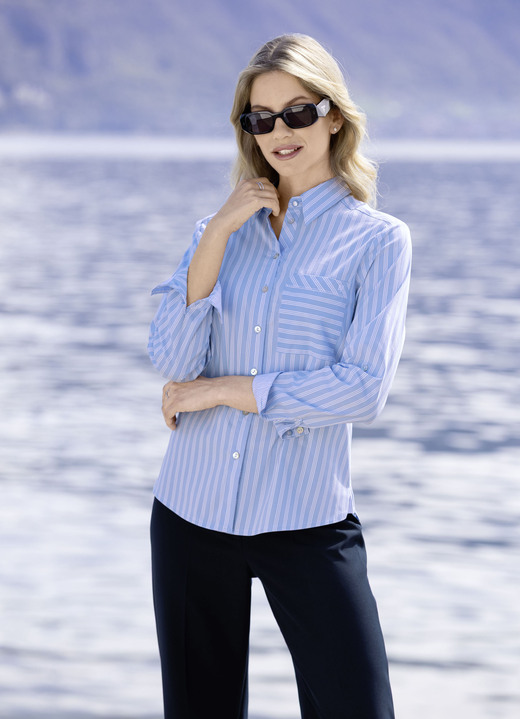 BIANCA - Bluse im Streifen-Dessin, in Größe 036 bis 048, in Farbe HELLBLAU-WEISS Ansicht 1