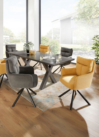 Esstisch mit X-Gestell und Synchronauszug 