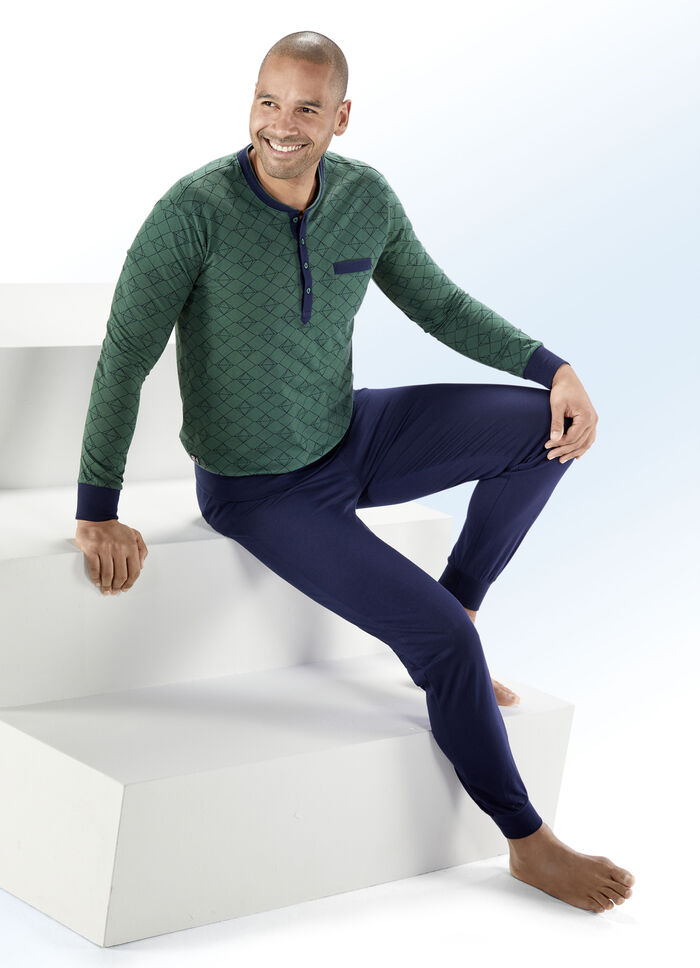 Pastunette Schlafanzug mit l&auml;ngerer Knopfleiste, Brusttasche, B&uuml;ndchenabschl&uuml;ssen 