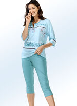 Schlafanzug mit 3/4-langen Ärmeln und wadenlanger Hose AQUA-BUNT