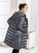 Kurzmantel mit seitlicher Längssteppung 