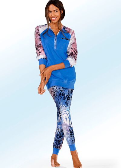 Schlafanzug mit Brusttasche und langen &Auml;rmeln 