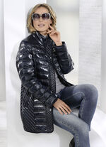 Jacke mit verschiedenen Steppvariationen 