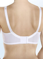 BH mit h&uuml;bscher Stickereispitze 