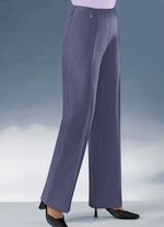 Hose mit modisch ausgestellter Fu&szlig;weite 