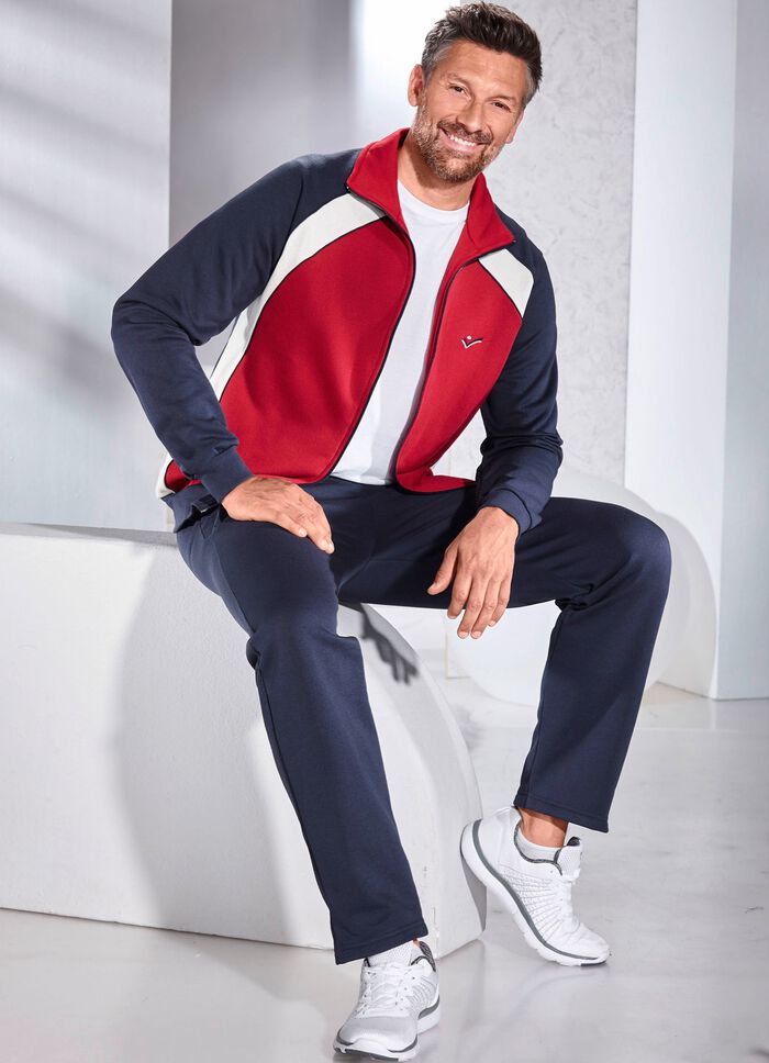 Freizeitanzug mit Nahttaschen 