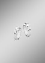 Schlichte Klappcreolen im zeitlosen Design 