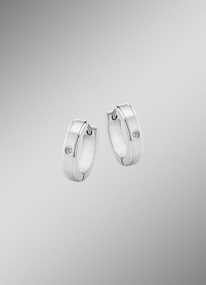 Schlichte Klappcreolen im zeitlosen Design 