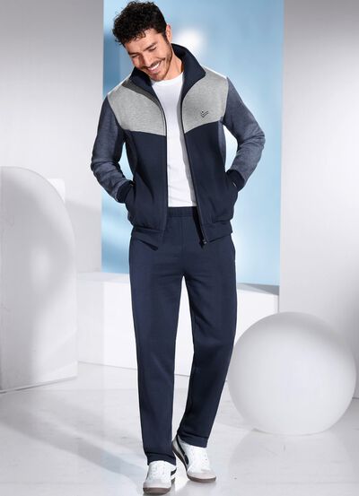 Freizeitanzug mit Seitentaschen 