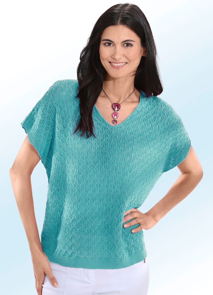 Pulli in weiter Form 