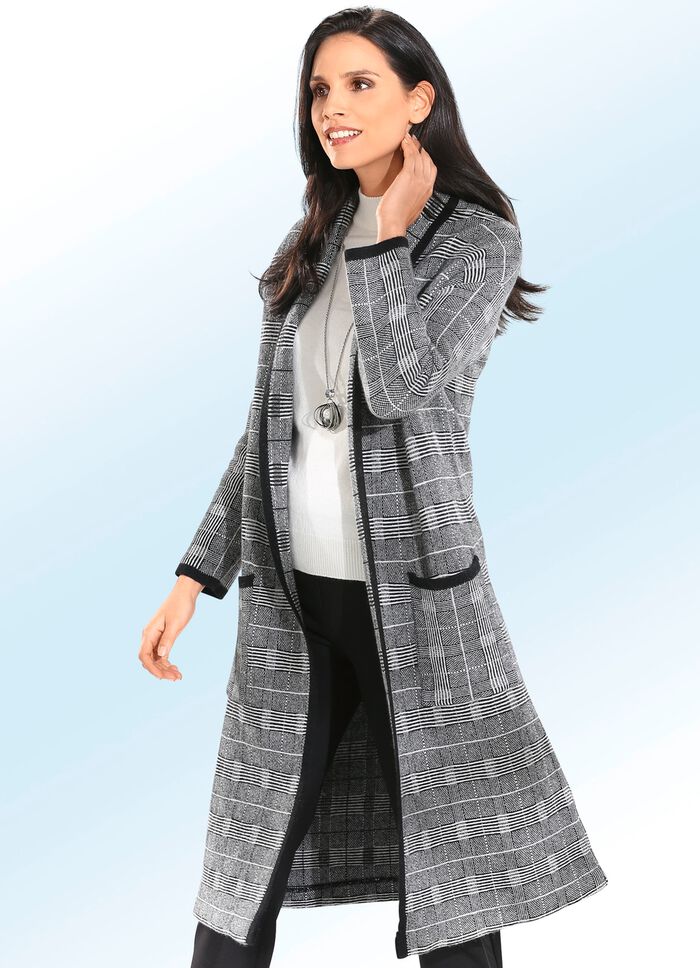 Long-Strickjacke in Karo-Dessin 