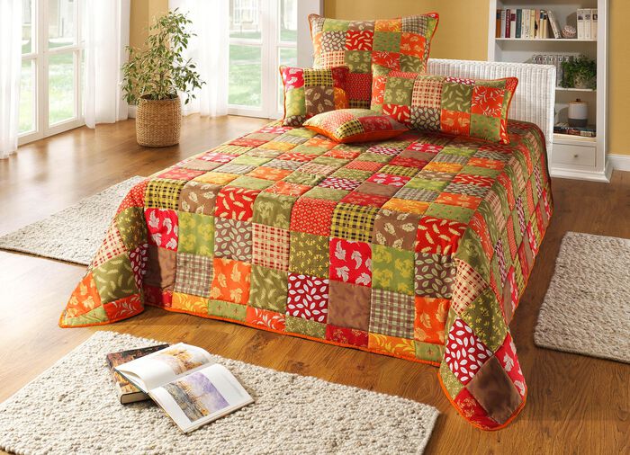 Tagesdecke und Kissenbez&uuml;ge in Patchwork-Optik 