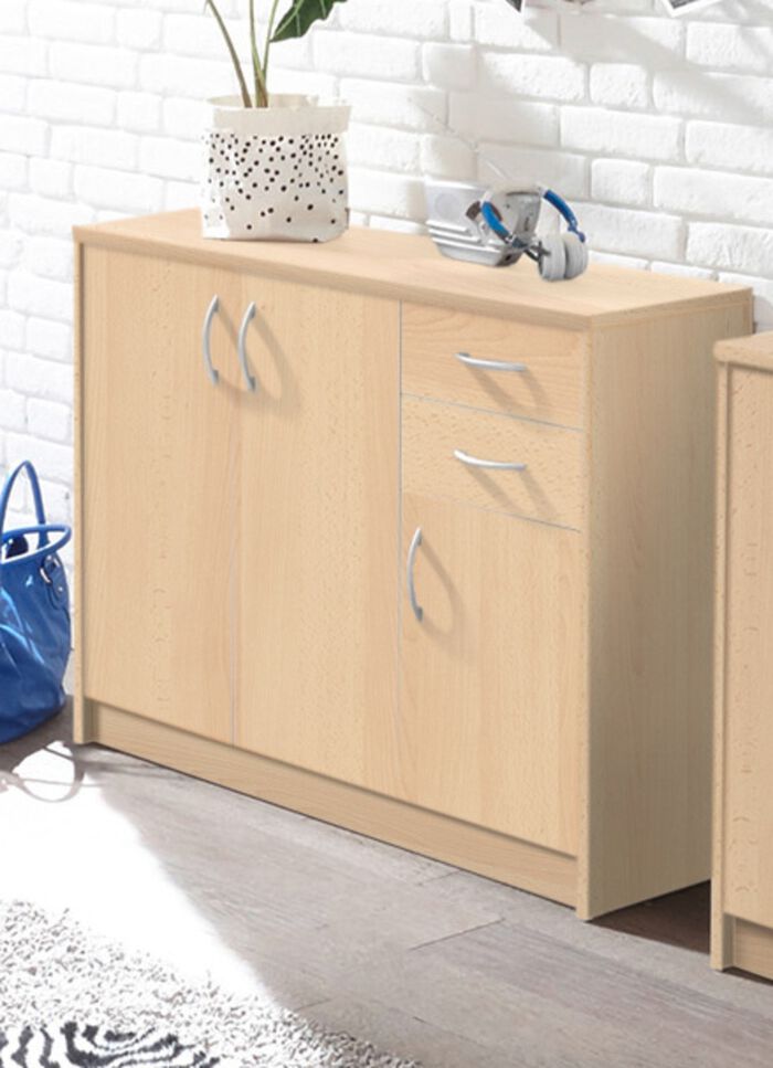 Kombifreundliche Kommode mit silberfarbenen Griffen BUCHE