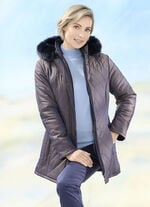 Jacke mit saphirblauem Schimmer 