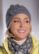 M&uuml;tze aus Strick mit pfiffiger Zierschleife GRAU