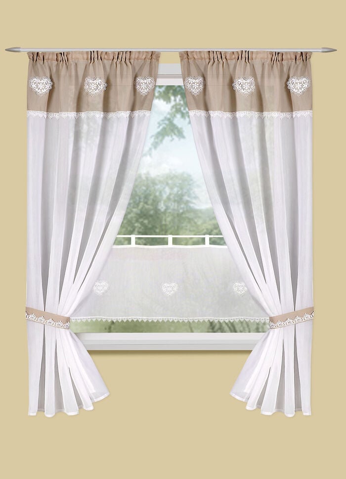 Kurzstore mit Häkelborten-Abschluss 