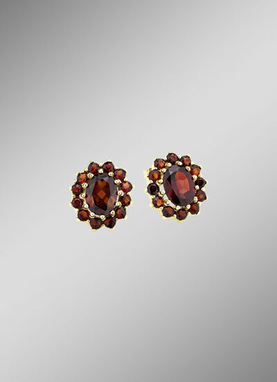 Blütenförmige Ohrstecker mit Granat 