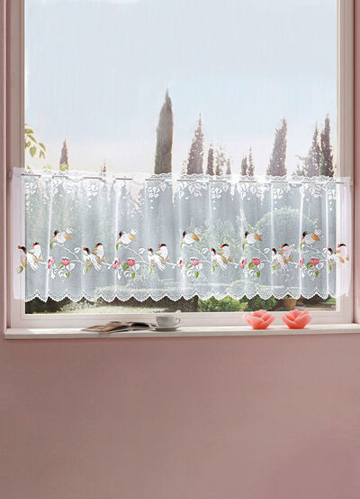 Romantische Fenster- und Türdekoration mit Stangendurchzug 