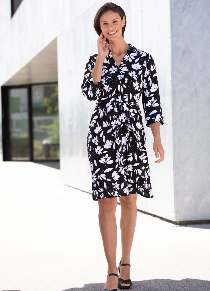 Kleid mit Bindegürtel und Floraldessin 