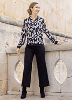 Blusenjacke mit schwarzen Rippenbündchen 