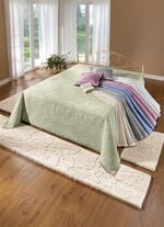 Jacquard-Tagesdecken mit Bandeinfassung 