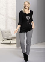 H&uuml;bsches Shirt mit aufwendiger Applikation 