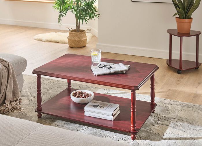 Tische mit gedrechselten Beinen aus Massivholz 