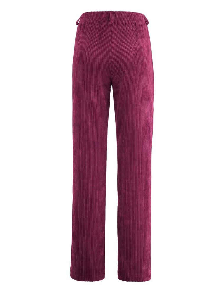 Hose in modischer Weite 