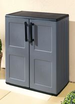 Gartenschrank mit soliden Stahlscharnieren 