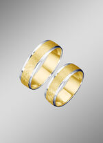 Trauring mit Feingoldstruktur und Wei&szlig;goldr&auml;ndern 