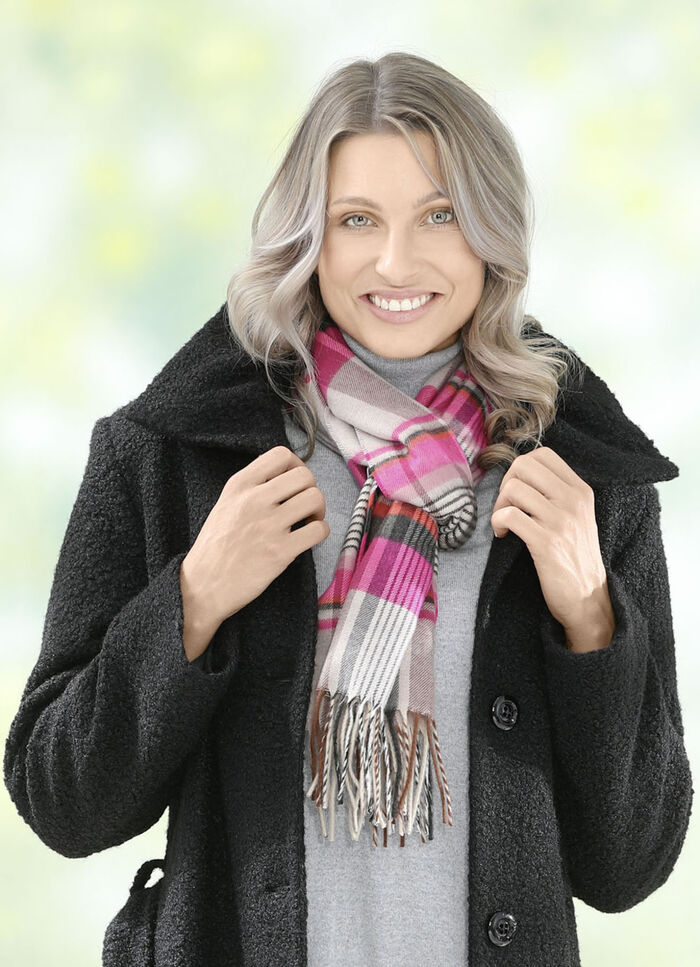 Schal mit Karodessin 