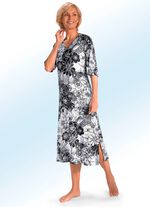 Hauskleid in wadenlanger Schlupfform 