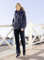 Jacke in trendaktuellem Materialmix 