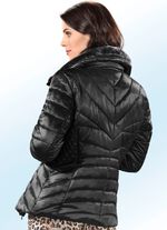 Kurzjacke in 2 Farben in leicht taillierter Form 