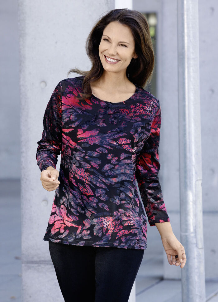 Shirt mit unterlegtem, schwarzem Abschluss 