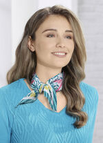 Nickituch aus plissiertem Satin 