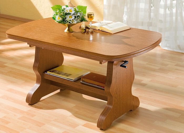 Couchtisch in verschiedenen Ausf&uuml;hrungen 