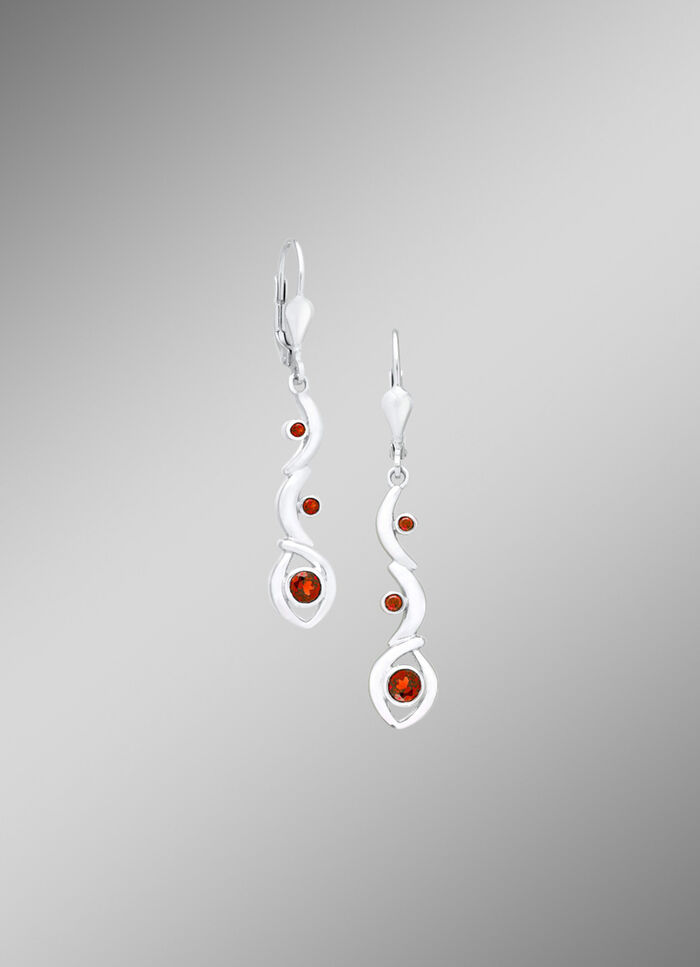 Wundersch&ouml;ne Ohrh&auml;nger mit Granat 